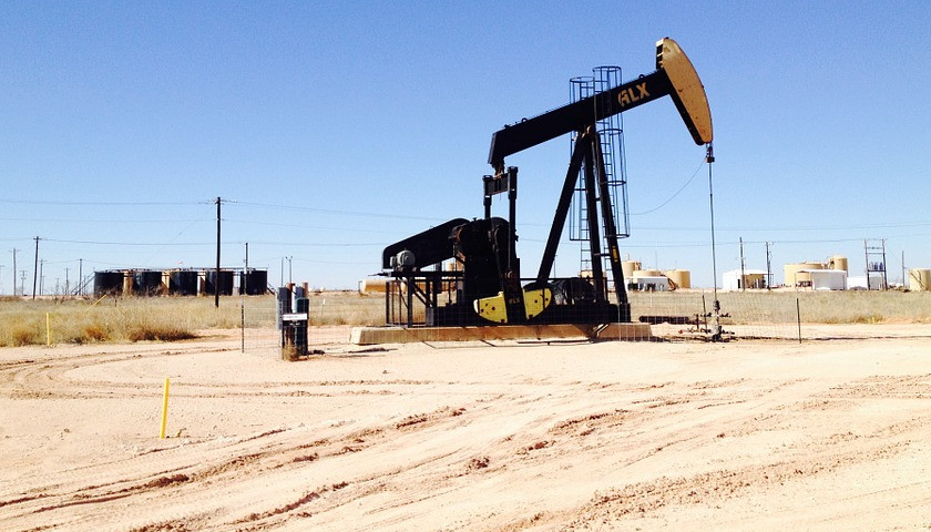Labor Shortage Slows Oil Production in Major Fracking State