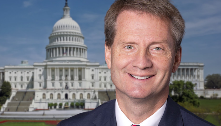 Representative Tim Burchett Sponsors New Act Which Would Use Recycled Plastic in Asphalt
