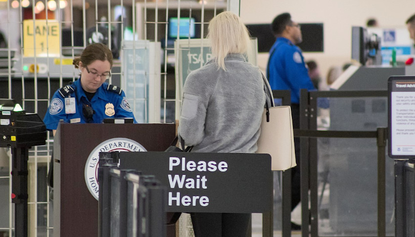Arrest Warrants Count as ID for Migrants at Airport Security, TSA Says