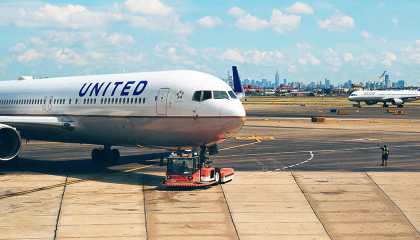 United Airlines to Become First Major Airline Requiring Staff be Vaccinated