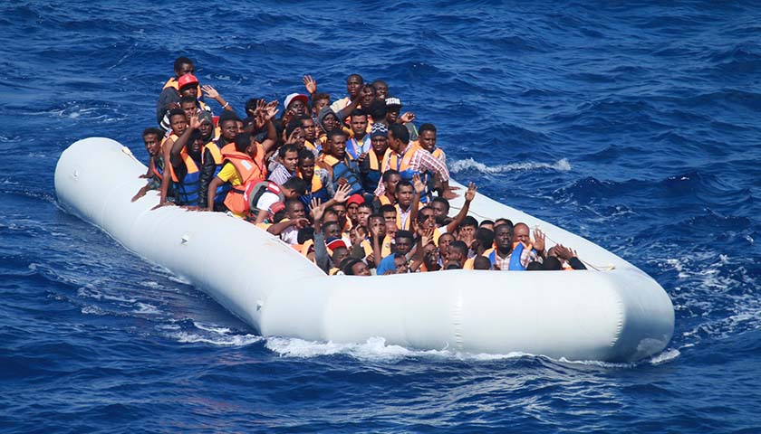 Over 160 Mediterranean Migrants Drowned from Shipwrecks in One Week