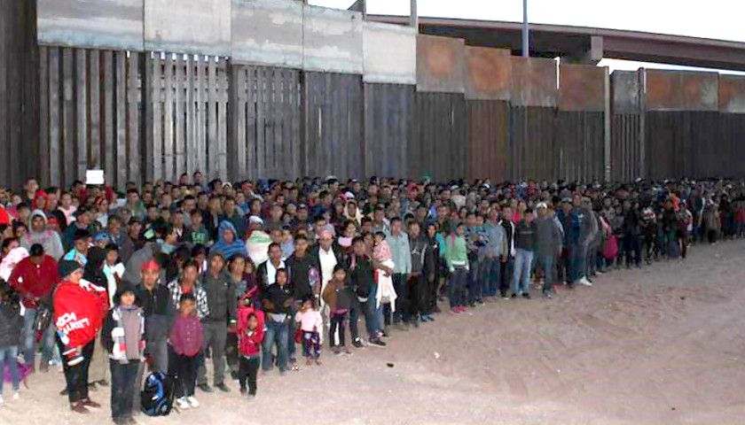 Nearly 9 in 10 in New Poll Hold Feds Responsible for Border Crisis, Most Expect States to Fix