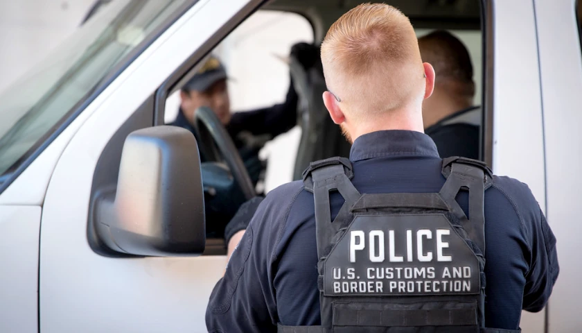 Another Report Says CBP, ICE Not Detaining, Removing Inadmissibles Flying into Country