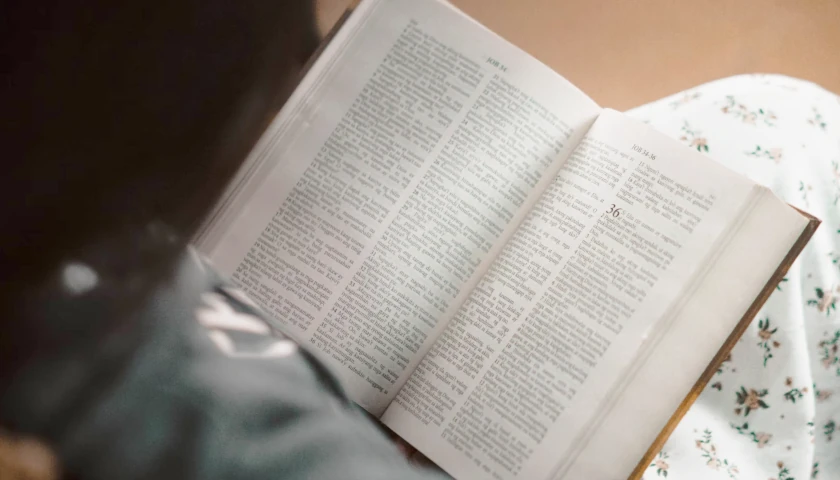 Oklahoma to Require Bible, Ten Commandments Be Taught in Public Schools