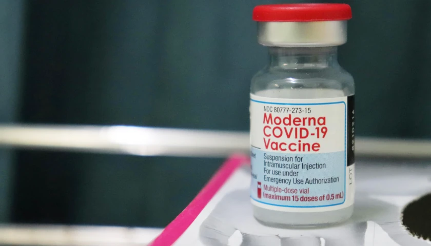 FDA Blesses Departing COVID Vaccine Reviewers to Influence Agency ‘Behind the Scenes’ at Moderna