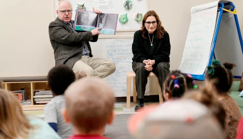 Tim Walz with children in classroom