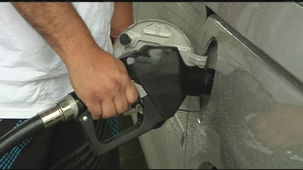 Tennessee Gas Prices Dip, Matching National Averages