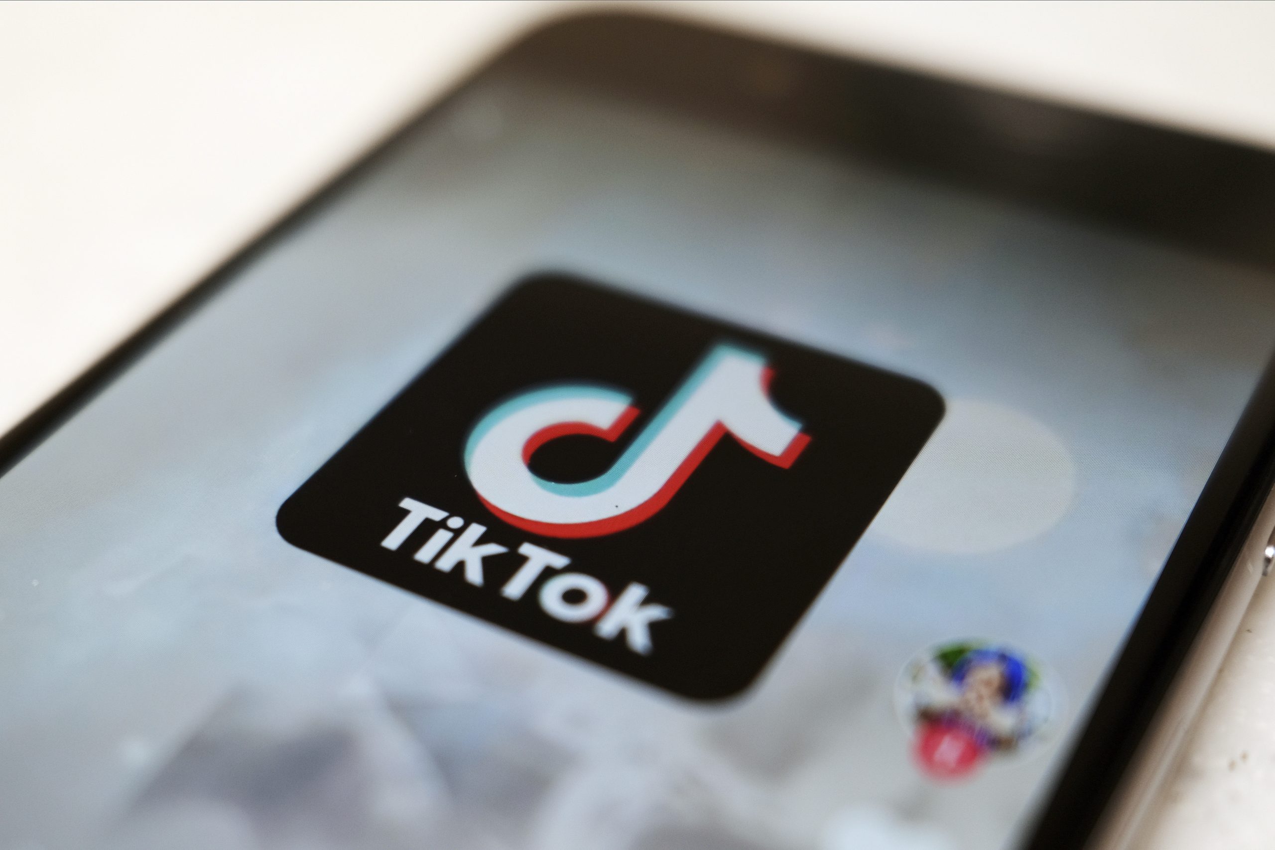 Fulton County School Administrators Fight New TikTok Trend While They Also Want to Keep COVID-19 Mask Mandates