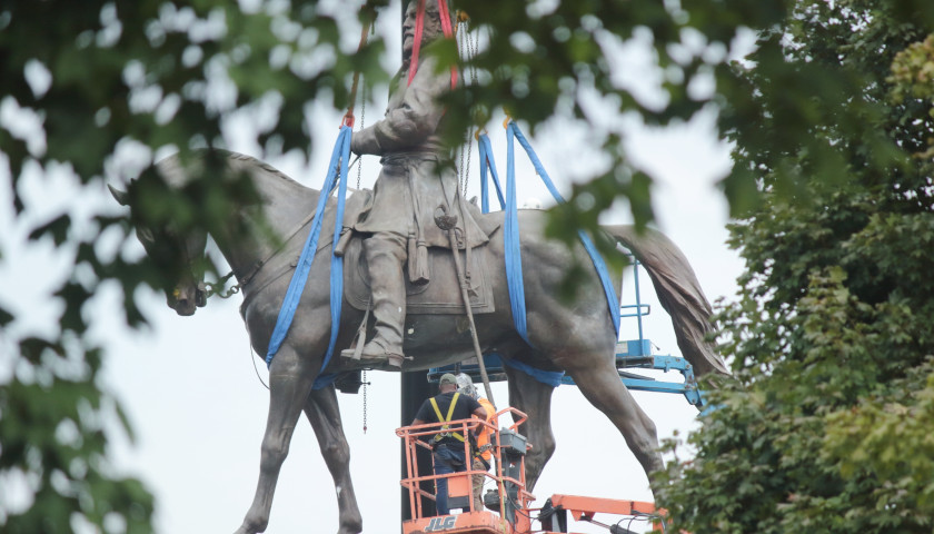 Richmond’s Lee Monument Comes Down After Towering over Richmond for 131 Years