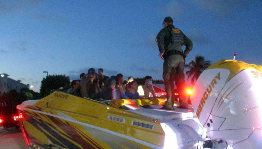 Police Discover over 30 Migrants Hiding in a Boat During Routine Traffic Stop