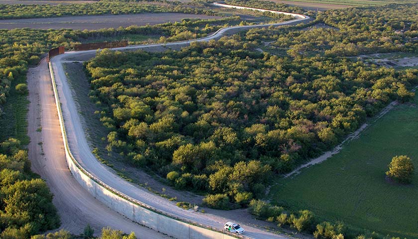 Report: A Majority of Border Crossings Occur in Texas’ Rio Grande Valley