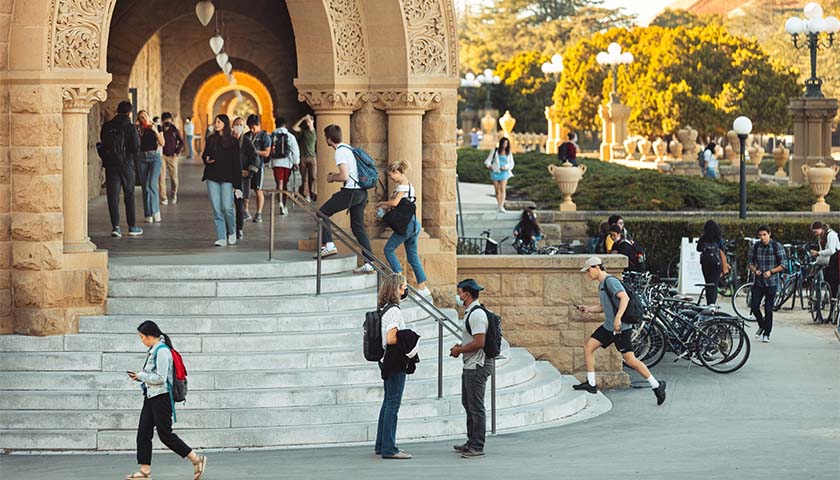 Stanford Administrators Unsure Whether Old Ropes Are Nooses, but Send Campus-Wide Email Anyway