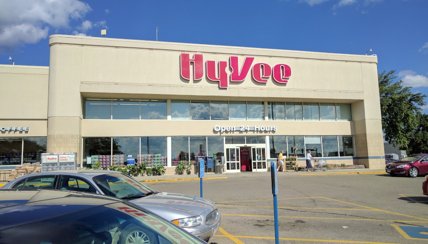 Hy-Vee Shoppers Who Want to Defund the Police Angry When Store Debuts Its Own Armed Security