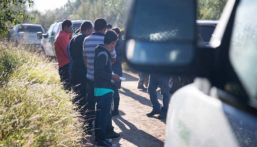Democrats ‘Aiding and Abetting’ Border Humanitarian Crisis, Says Arizona Sheriff