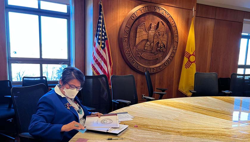Navajo Nation Opts to Continue Mask Mandate