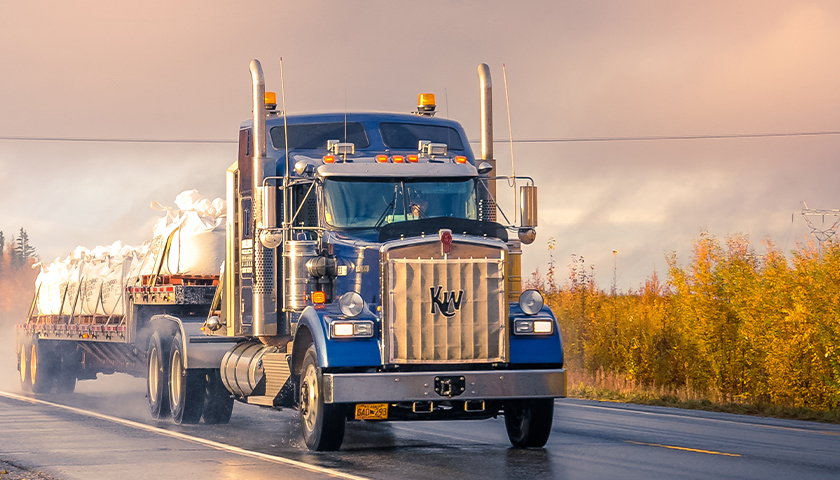 Tennessee Truckers Headed to Northern Border to Support Canadian Counterparts