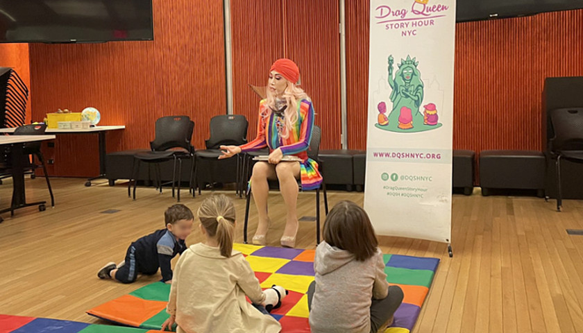 University Hosts ‘Drag Queen Story Hour’ for 2-Year-Olds