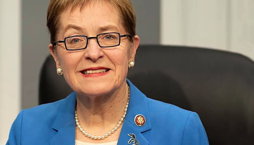 Marcy Kaptur Stays Close to Biden Administration’s Policies Despite Public Opinion During Presidential Visit