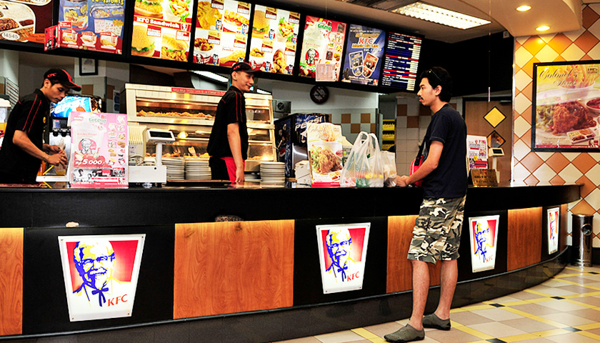 California Democrats Pass Bill That Could Pay Fast Food Workers Up to $22 an Hour