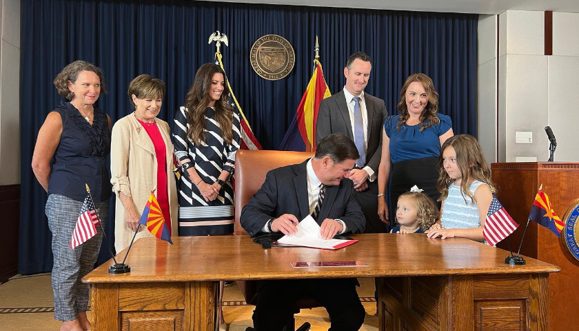 Arizona Governor Signs ‘Right to Try’ Expansion