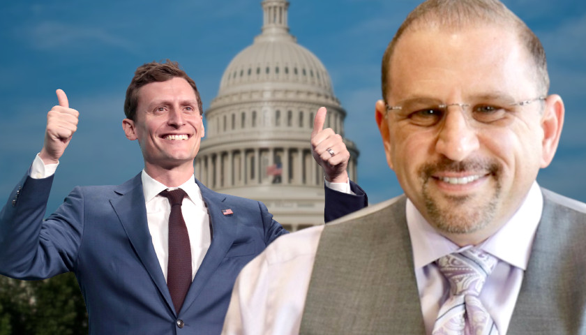 Libertarian Marc Victor Drops Out of Senate Race, Endorses Blake Masters