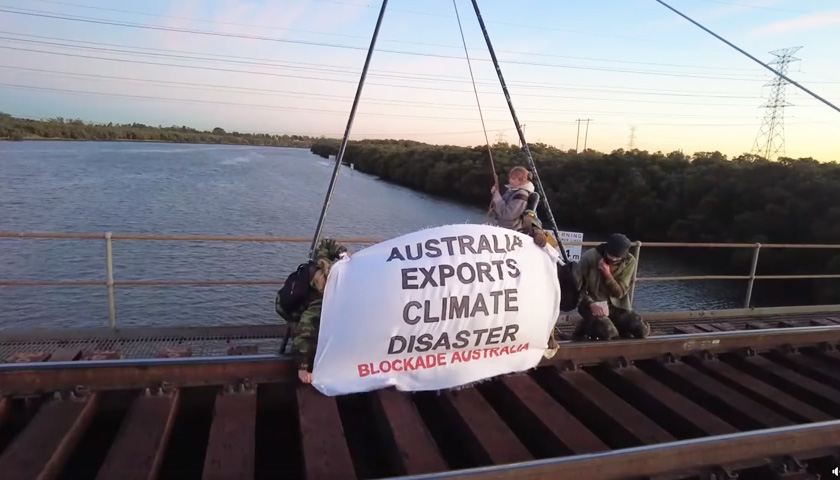 Climate Activists Livestream Attempt to Bodily Shut Down Ports, Bridge