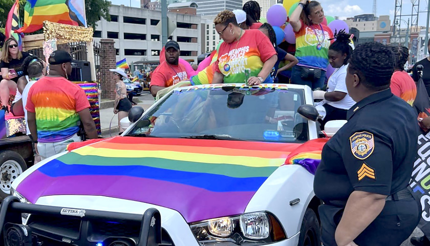 Memphis Police Department Visits LGBT Community Leaders During Pride Parade