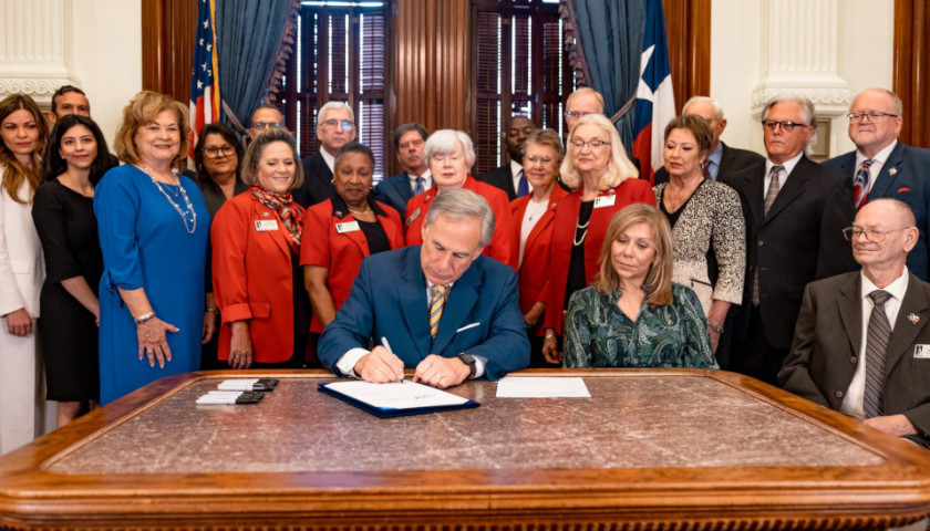 Texas Gov Abbott Signs Bills Banning DEI in Public Higher Education, Reforms Tenure