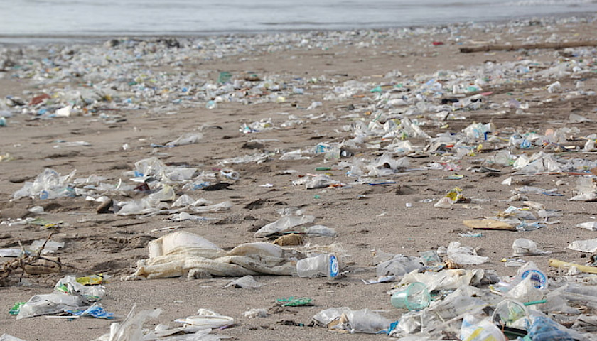 Connecticut AG and 13 Other AGs Want Action on ‘Plastic Pollution Crisis’