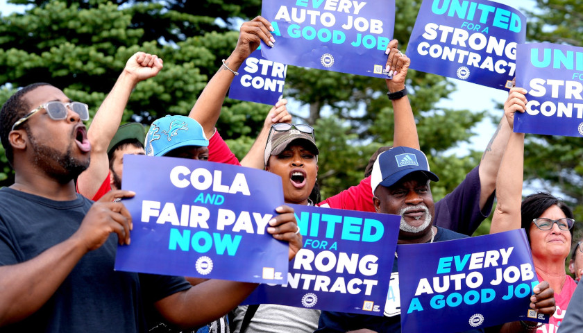 United Auto Workers Plans Strikes at Detroit Big Three Vehicle Manufacturers
