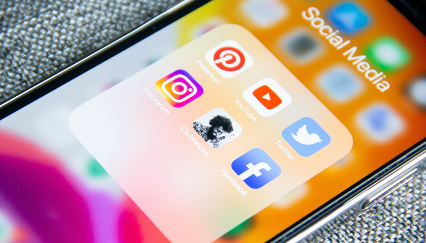 Federal Judge Blocks Law Requiring Age Verification for Social Media