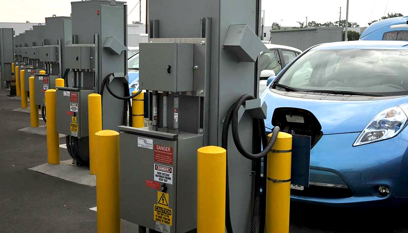 New IRS Guidelines for Electric Car Tax Credit ‘Recipe for Fraud,’ Tax Watchdog Warns