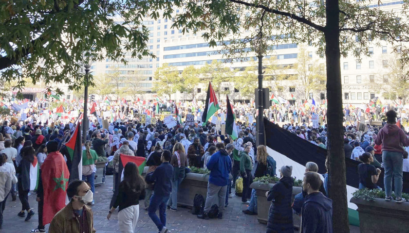 ‘Genocide Joe’: Tens of Thousands Descend on DC to Protest Against Israel Blocks Away from White House