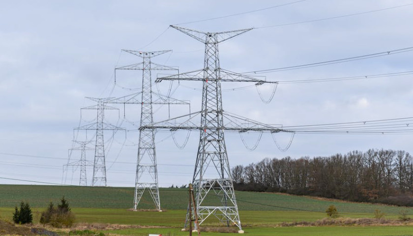 Power Grid Watchdog Warns of Future Blackouts, Need for Natural Gas to Support Renewables