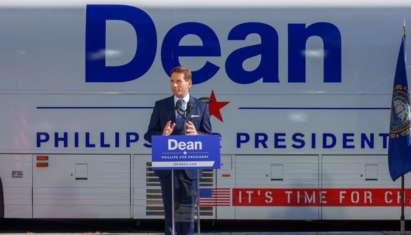 Billionaire Bill Ackman Boosts Democrat Dean Phillips’ Presidential Campaign with $1 Million