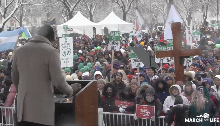 ‘All Unite for Pre-Born Rights!’: Thousands Gather to Attend March for Life amid Massive Snowstorm