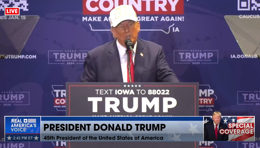 Donald Trump Holds Rally in Iowa Ahead of Caucus amid Frigid Weather