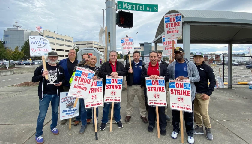 Boeing Union Strike to Pummel Workers and Shareholders, New Analysis Finds