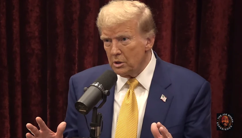 Trump Tells Rogan He’ll Use Tariffs to Eliminate Income Tax, Make America ‘Rich’ in Three-Hour Landmark Interview