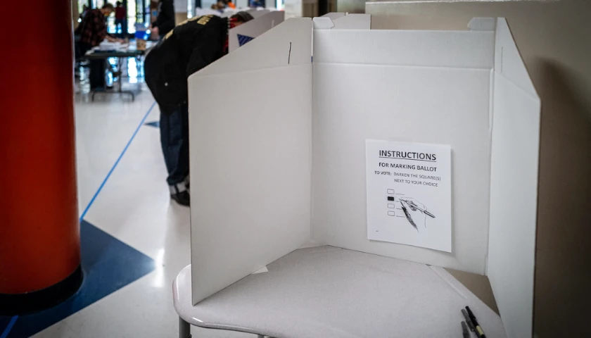 Wisconsin Early Voting Delayed by Label Printing Issues