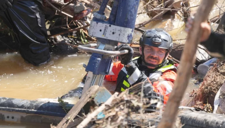 FEMA Worker