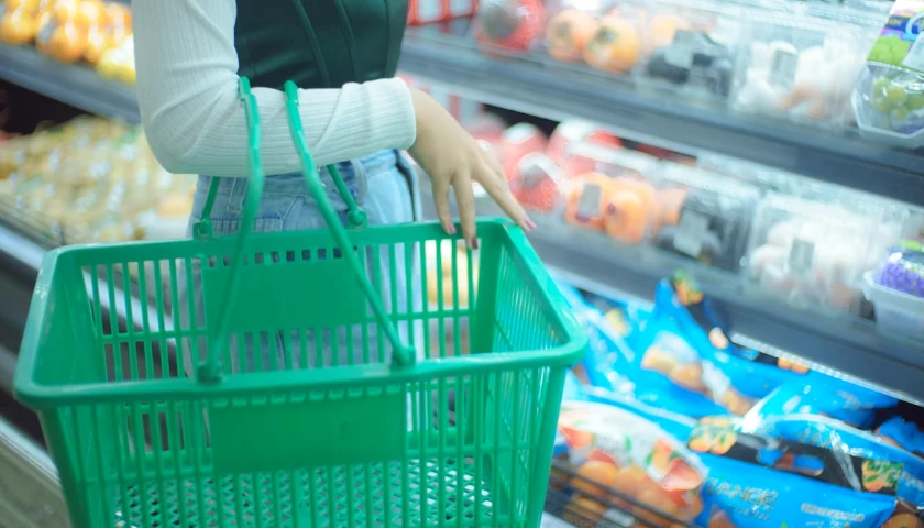 Consumer Confidence Edged Downward, but Outlook for Income, Business and Labor Gained: Report